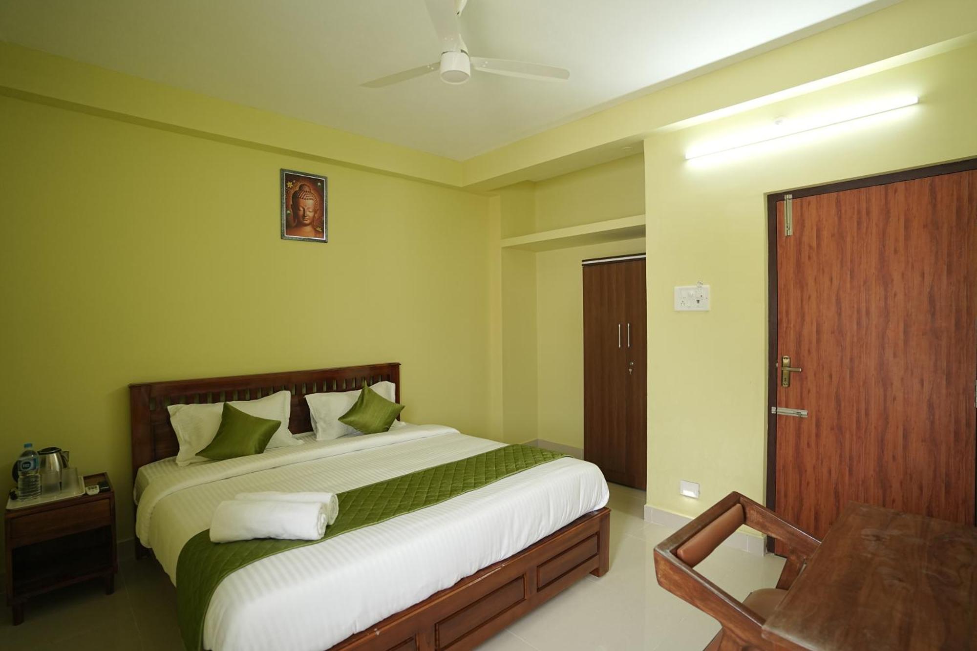 Le Leos Park Inn Pondicherry Eksteriør bilde