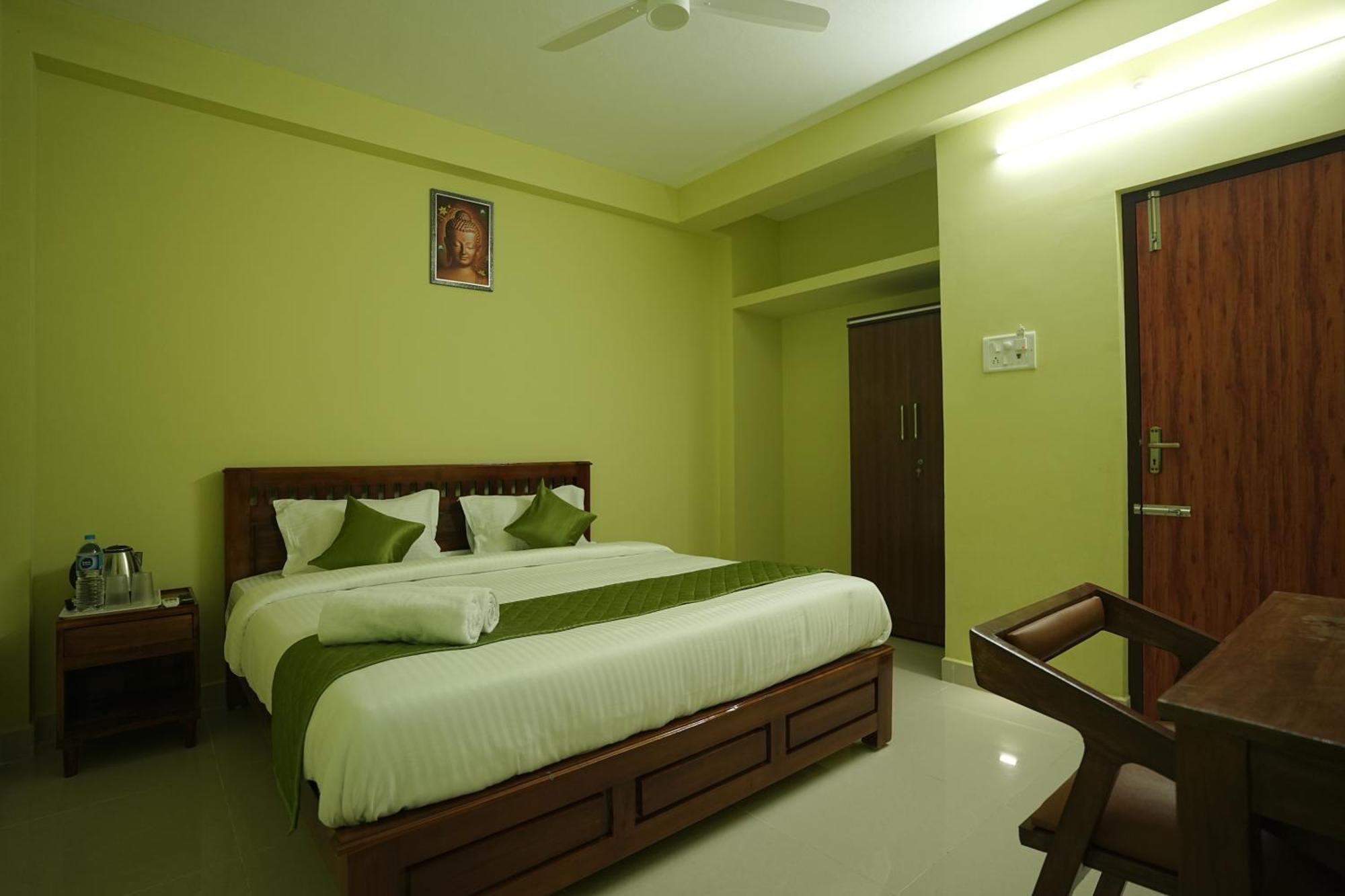 Le Leos Park Inn Pondicherry Eksteriør bilde
